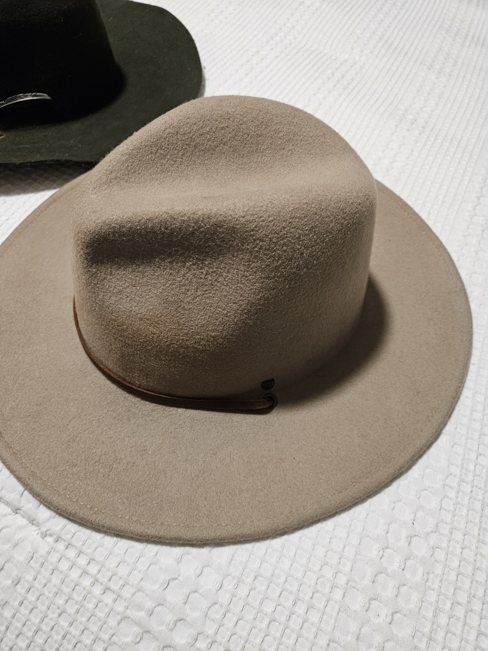 Lot Of Three Brixton Wool Ranch Hats in Beige, Olive, Tan, with Brown Chin Strap - Picture 4 of 7